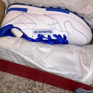 Brand new bought from Westend mall shoe pads inside box tried them on never wore